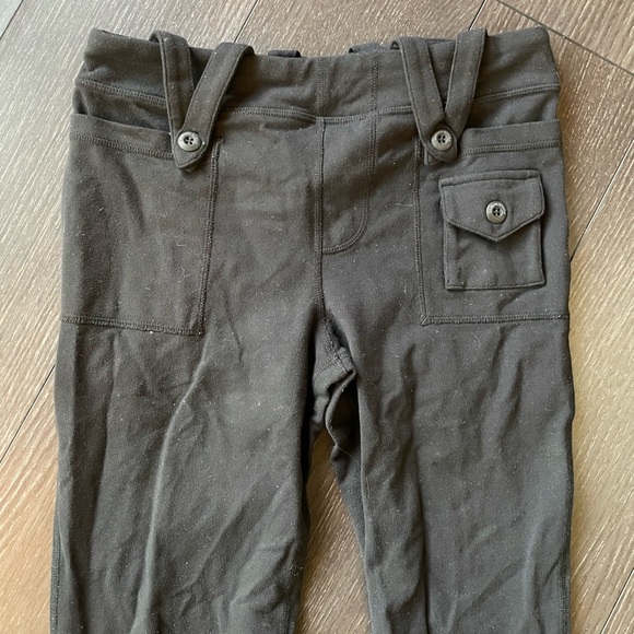 Lululemon size 2 Dance Groove pant, pockets ultra rare hard to find style! - Picture 2 of 3